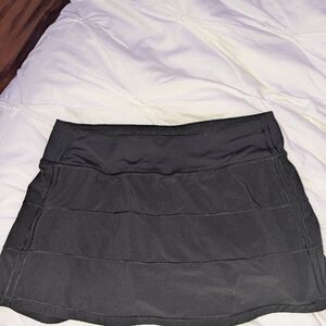 LULU BLACK PACE RIVAL SIZE 4